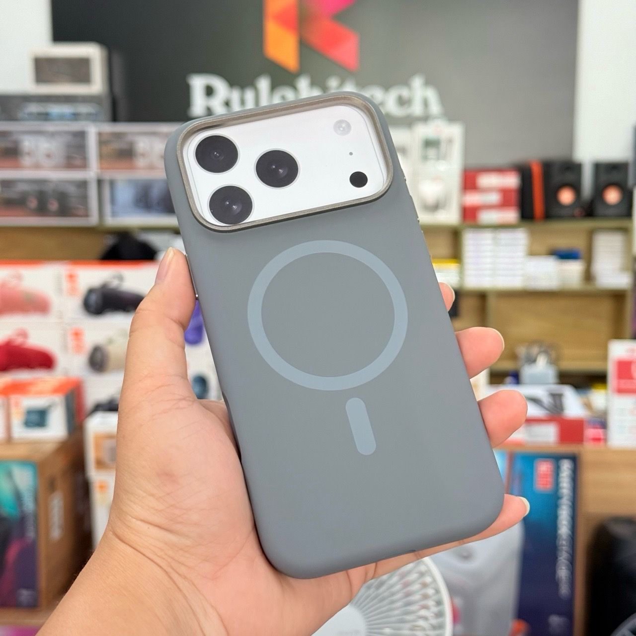  Ốp 17 Promax Mutural Silicon - Xám 