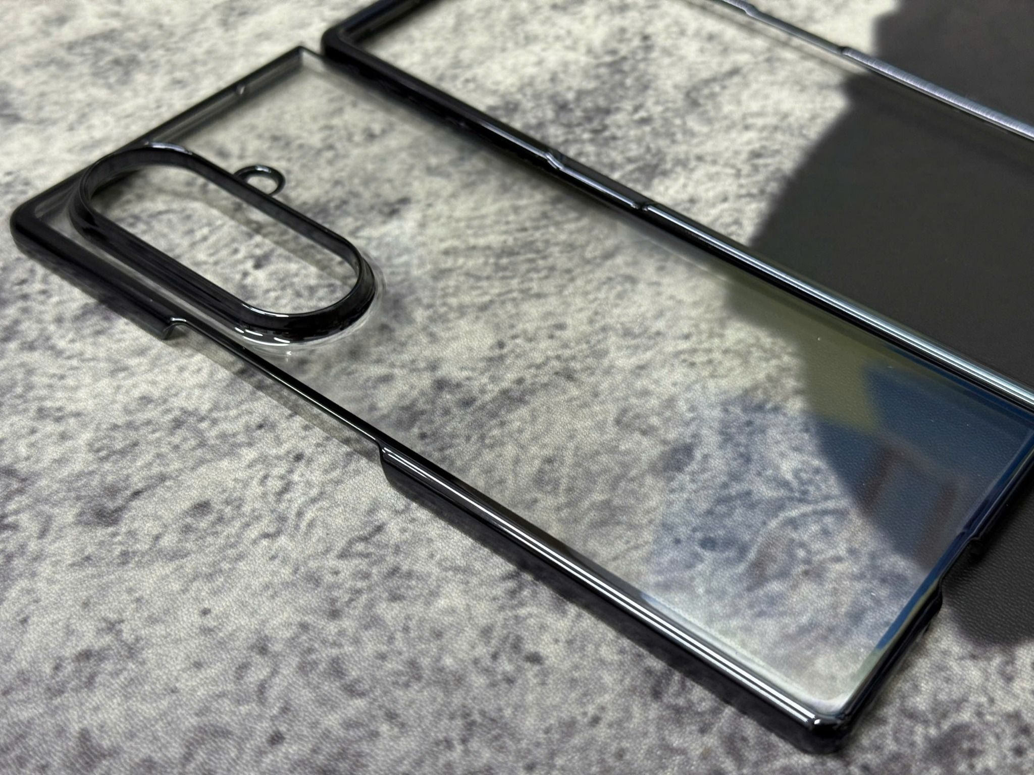  Ốp Zfold 7 Likgus Cứng Trong Viền Màu 