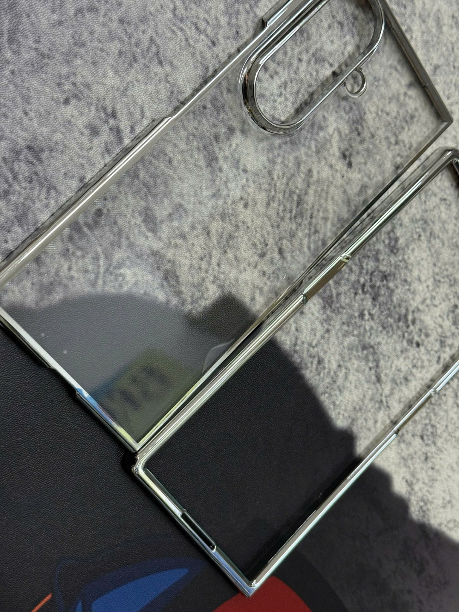  Ốp Zfold 7 Likgus Cứng Trong Viền Màu 