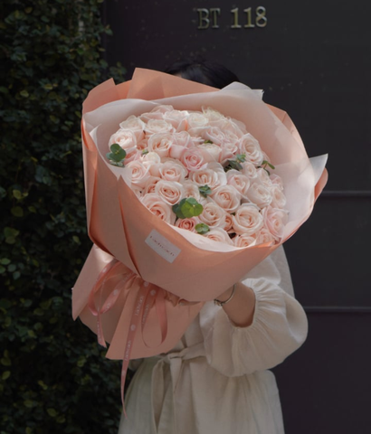 A Sweet Surprise hồng kem dâu