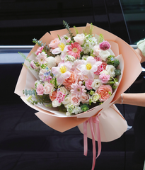 Bé tròn xoe tone hồng mix tulip