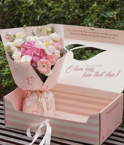 20/10/2026 - Mẫu 7 - Box The Blooming Whisper tú cầu hồng mix tulip