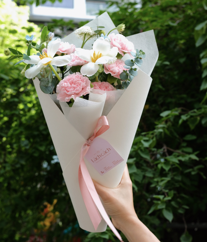 Bó Bồng bềnh cẩm chướng hồng mix tulip