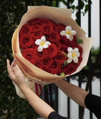 A Sweet Surprise hồng đỏ mix tulip