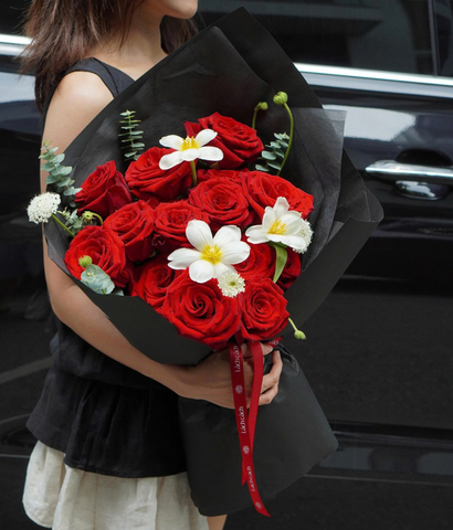 20/10/2026 - Mẫu 24 - Bó 15b hồng đỏ Ecuador mix tulip