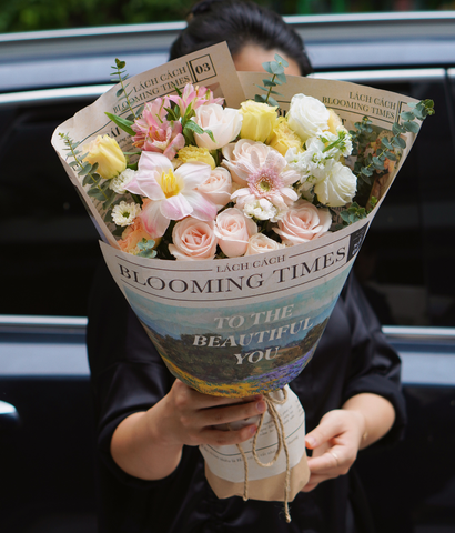 Bó Blooming times kem dâu mix tulip