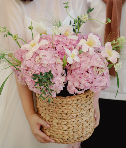 Giỏ lục bình tú cầu hồng mix tulip