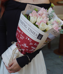 Bó Blooming times tulip trắng mix hồng