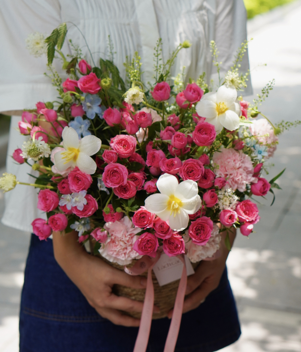 Giỏ cói hồng chùm hồng đậm