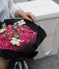 A Sweet Surprise hồng chùm hồng đậm