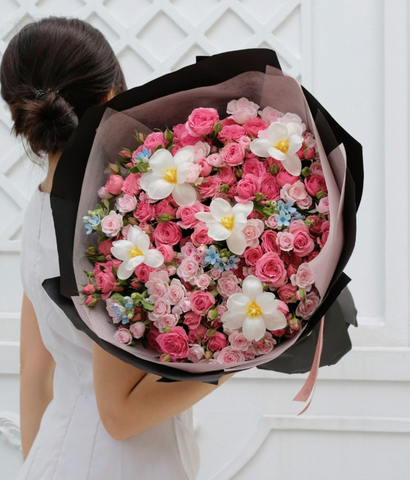 20/10/2026 - Mẫu 19 - Box A Sweet Surprise hoa hồng mix tulip