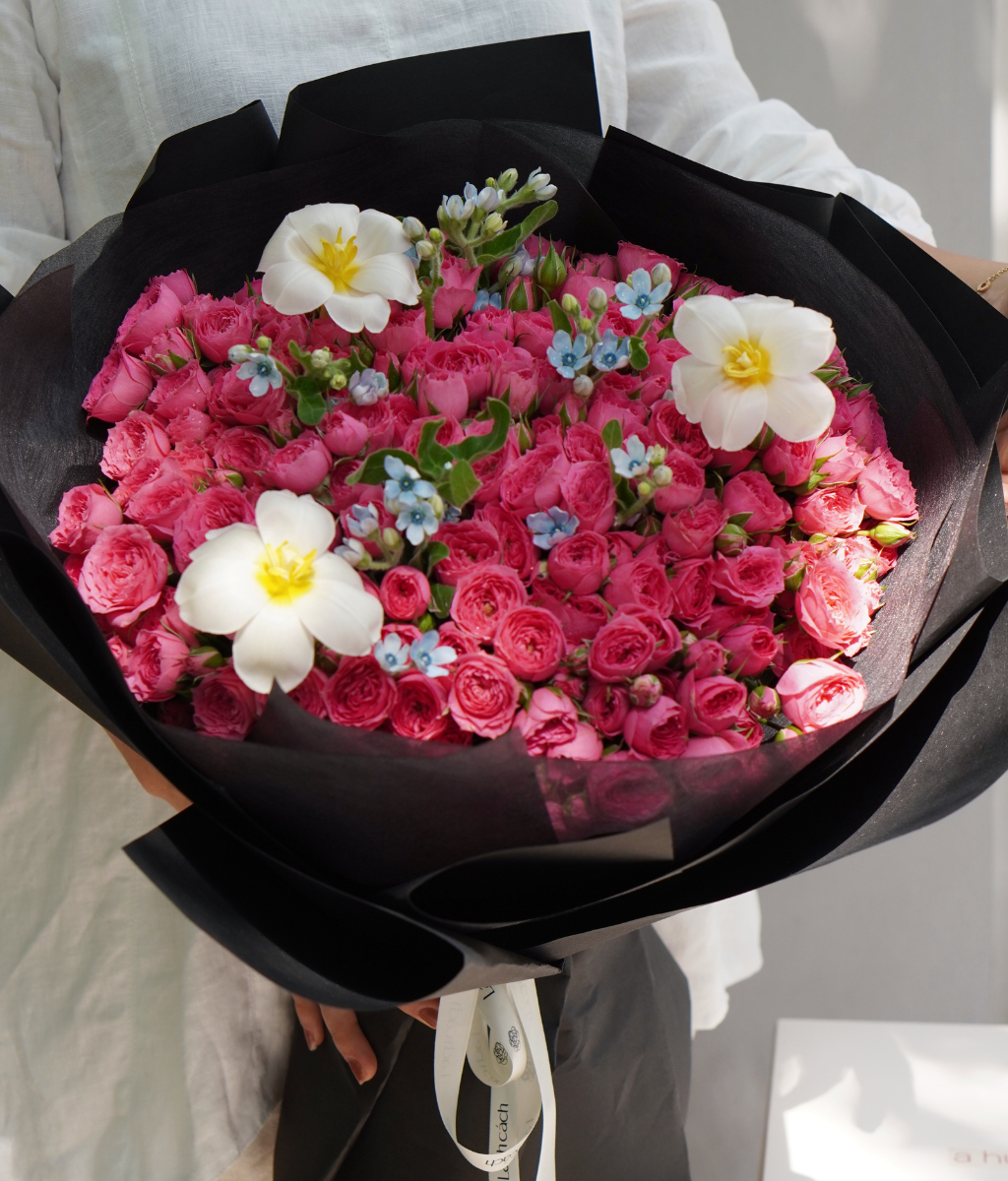 A Sweet Surprise hồng chùm hồng đậm