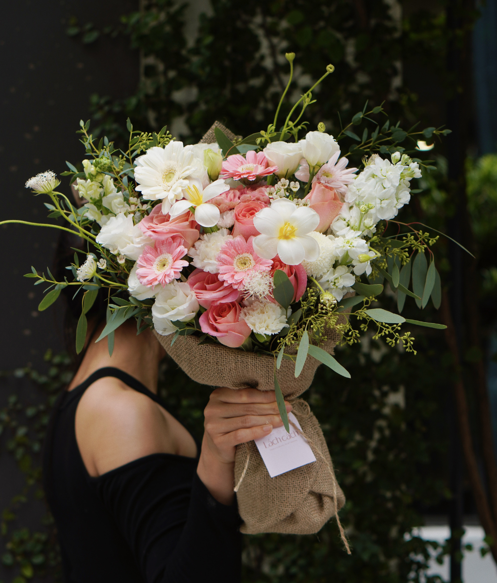 Bó hồn nhiên hermosa mix tulip