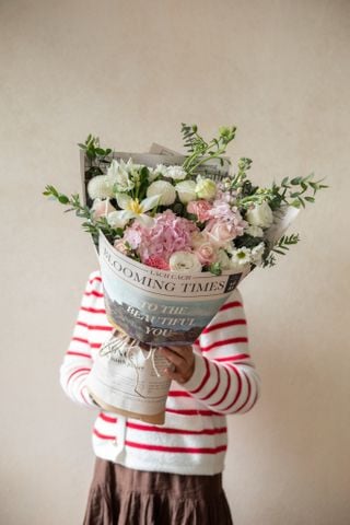 Bó Blooming times tú cầu hồng