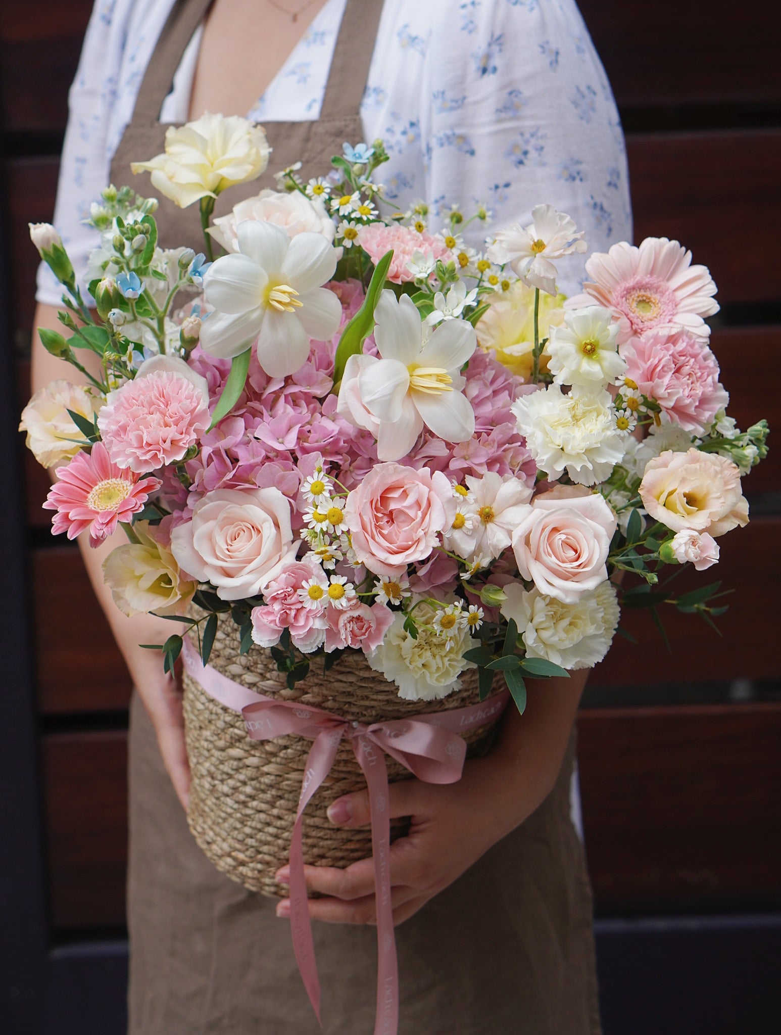 Giỏ cói tú cầu hồng mix tone hồng