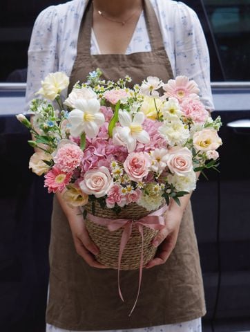 Giỏ cói tú cầu hồng mix tone hồng