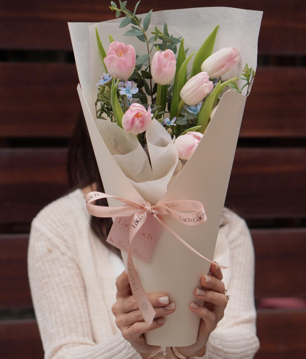 Bó bồng bềnh tulip hồng