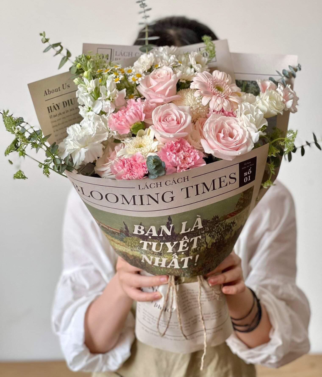 Bó Blooming times kem dâu mix tulip