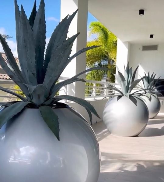  GLOBE planter - Large (D92 x H78) 