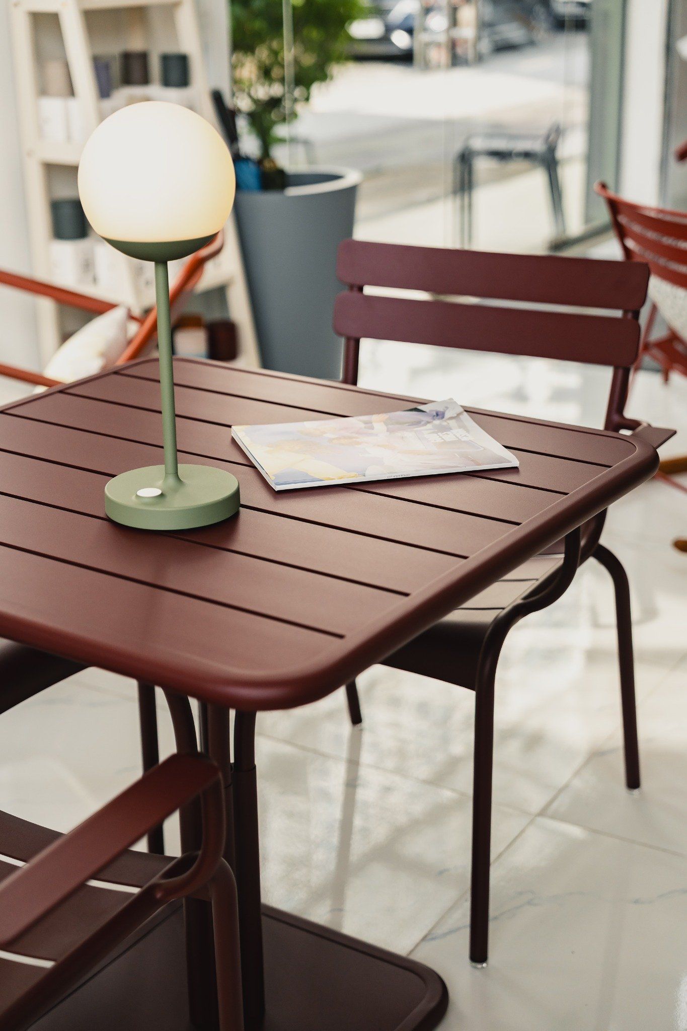  Bàn LUXEMBOURG chân trụ 80 x 80 