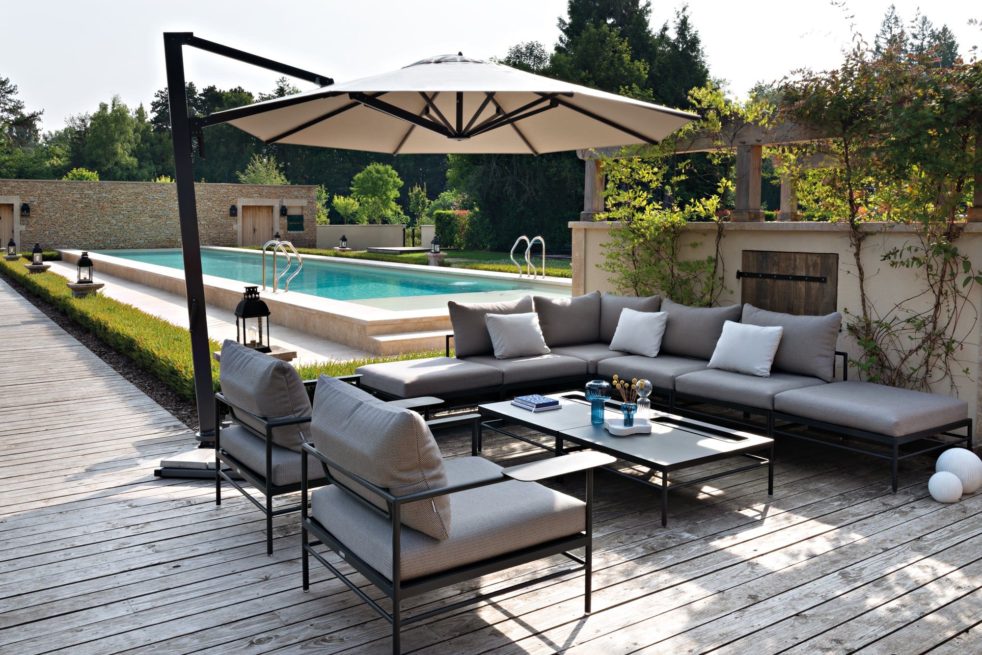 RIVAGE - Ghê Sofa Thấp 