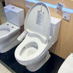 Bồn cầu thông minh TOTO CS326DW18 thân kín, xả 4.5L/3L