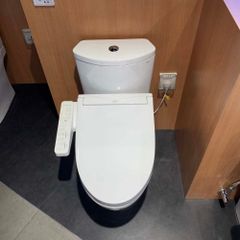 Bồn cầu thông minh TOTO CS838CDW17 giấu dây, xả 4.8L