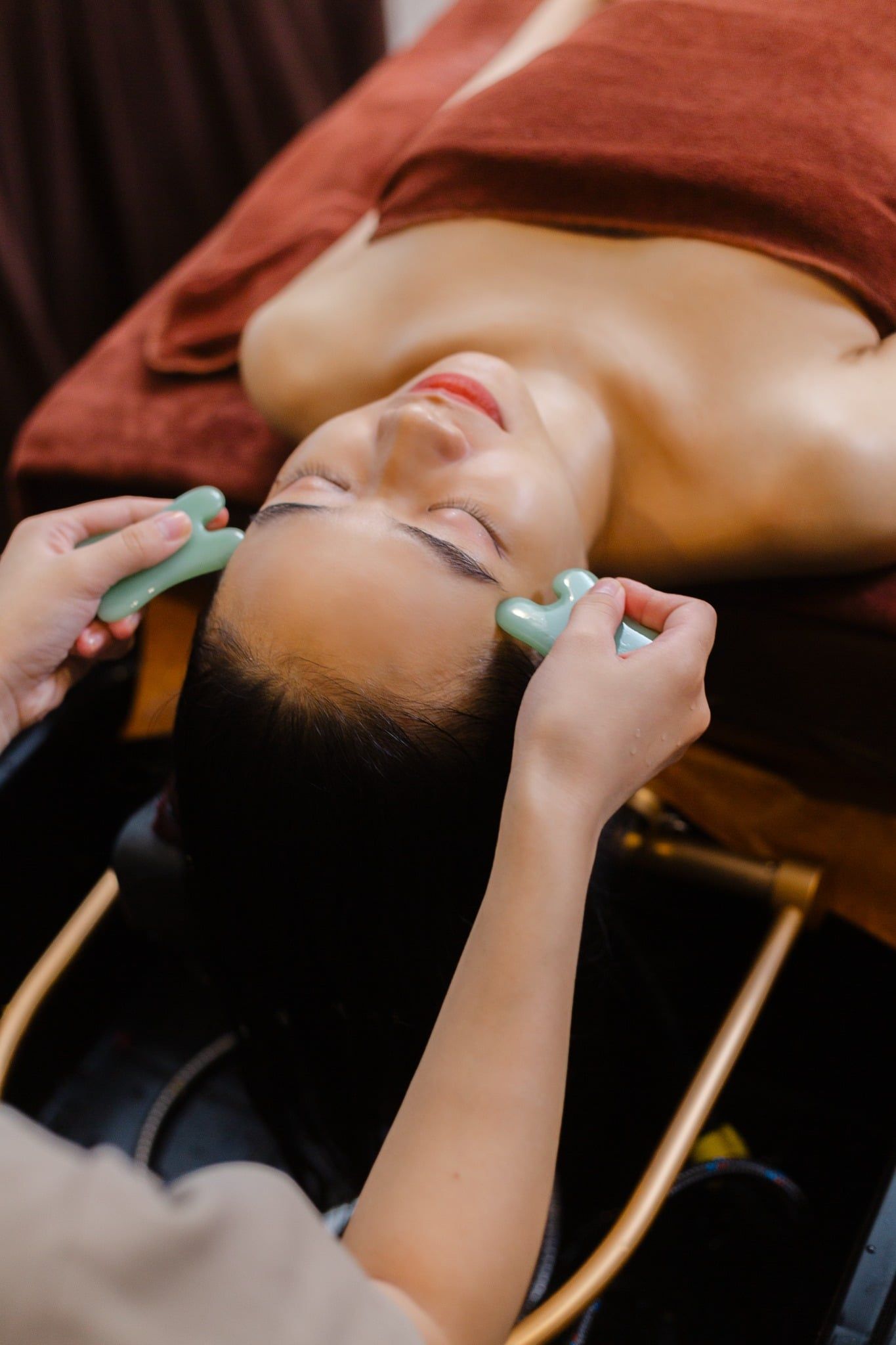  Refresh package 150' :  Hue Jade Facial 75' + Hue Imperial Massage 75' 