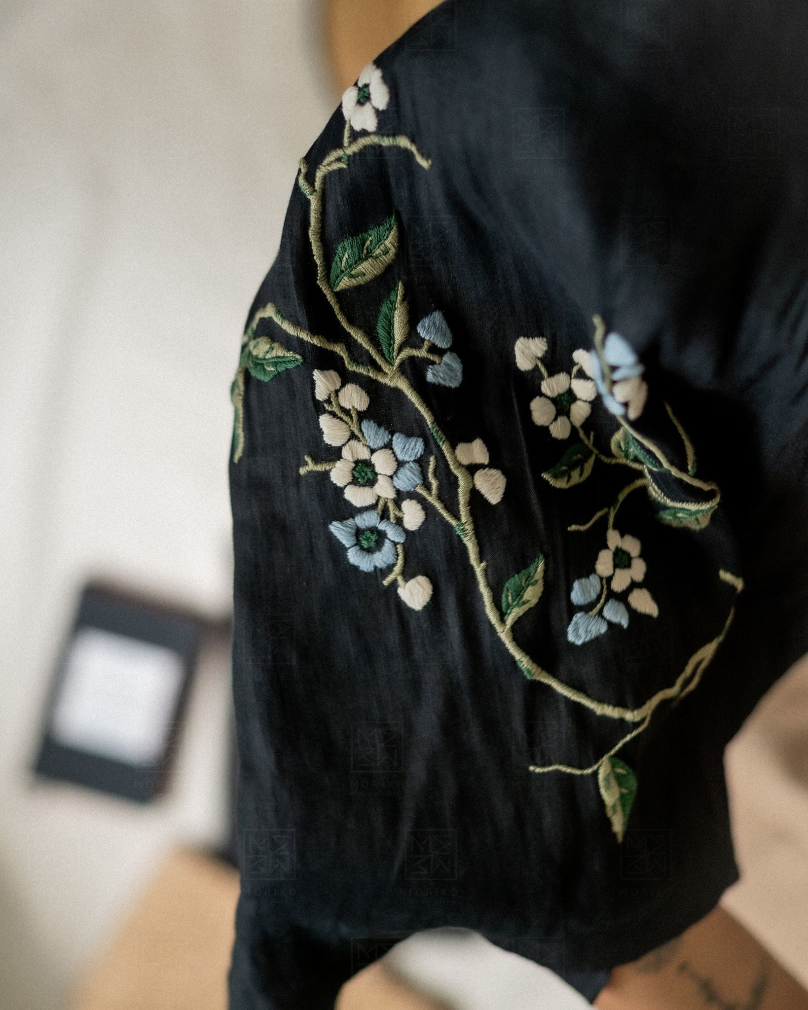  Fuuka Top (Áo sát nách linen thêu cành) 
