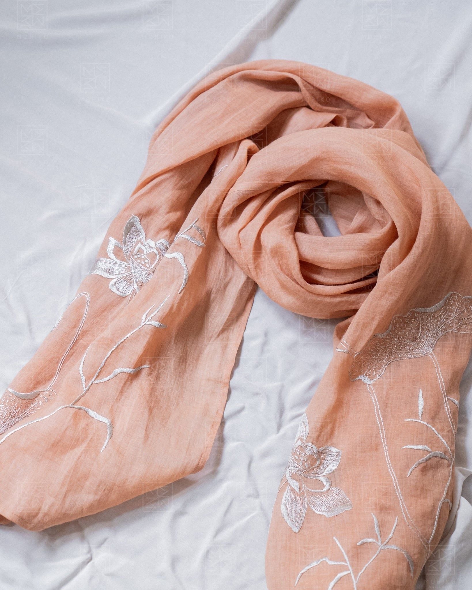  Khăn choàng thêu Bách Liên 