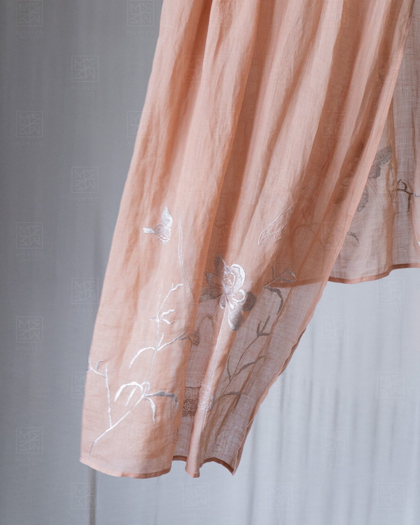  Khăn choàng thêu Bách Liên 