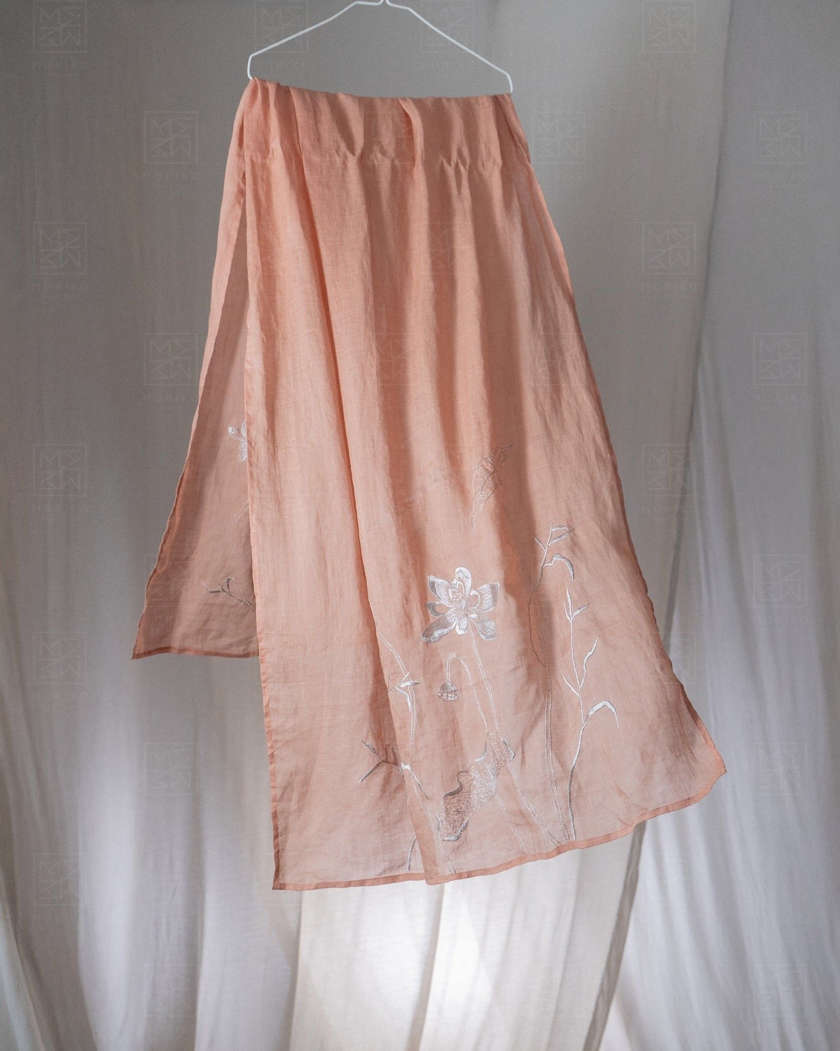  Khăn choàng thêu Bách Liên 