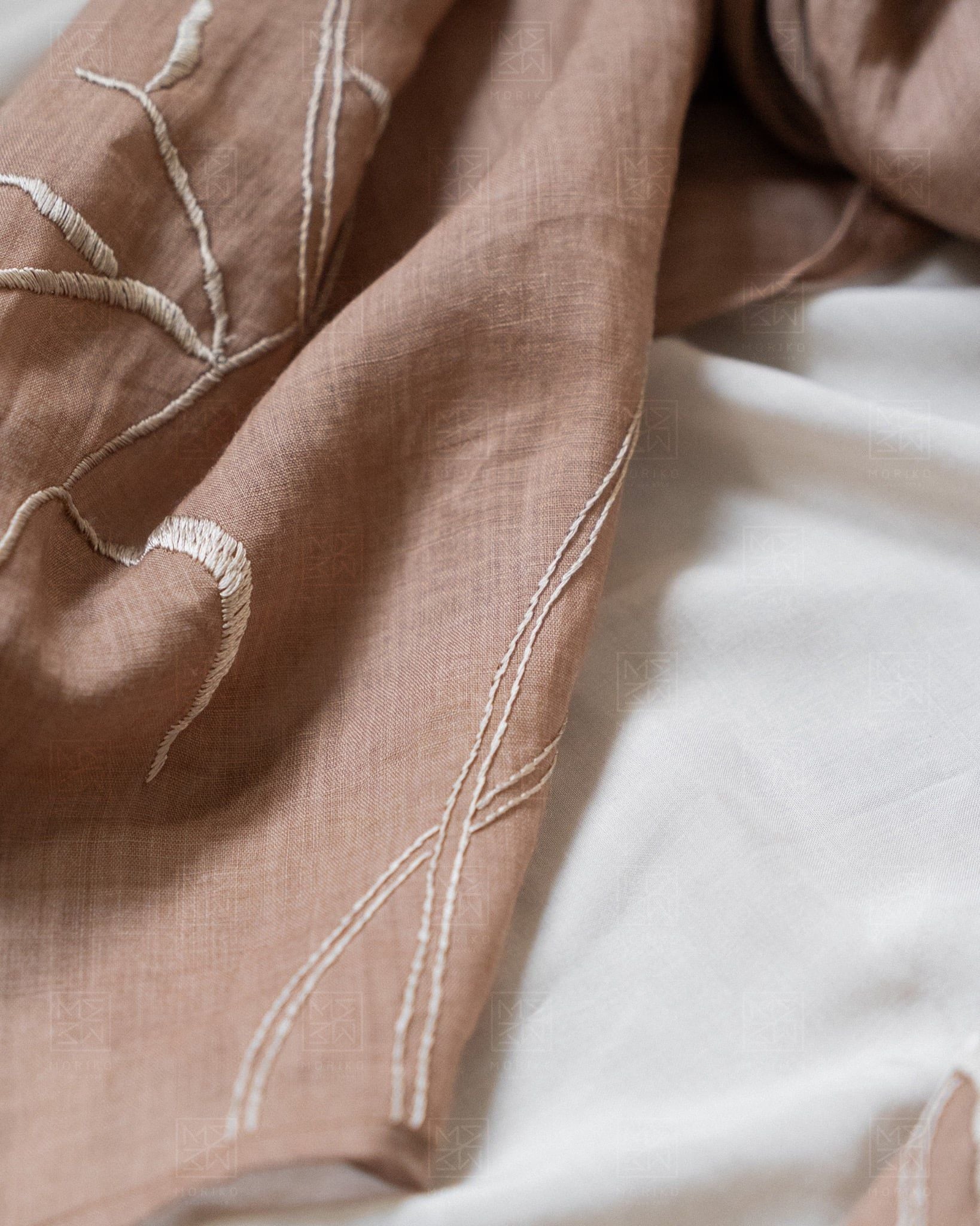  Khăn choàng thêu Bách Liên 