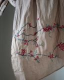  Khăn choàng tơ tằm thêu cành hoa mai 