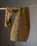  Khăn choàng tơ tằm thêu cành hoa mai 