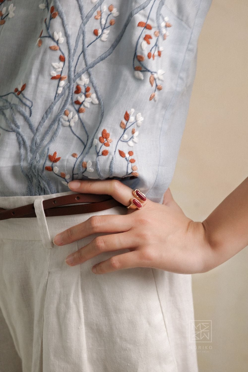  Quần xếp li trước thêu đột chỉ 