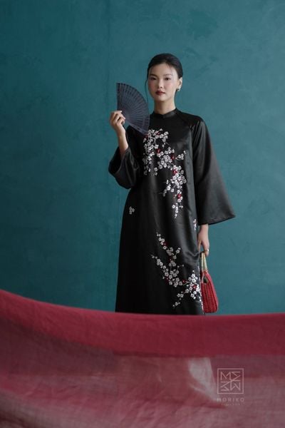  Áo dài Lãnh Mỹ A thêu hoa Mận 