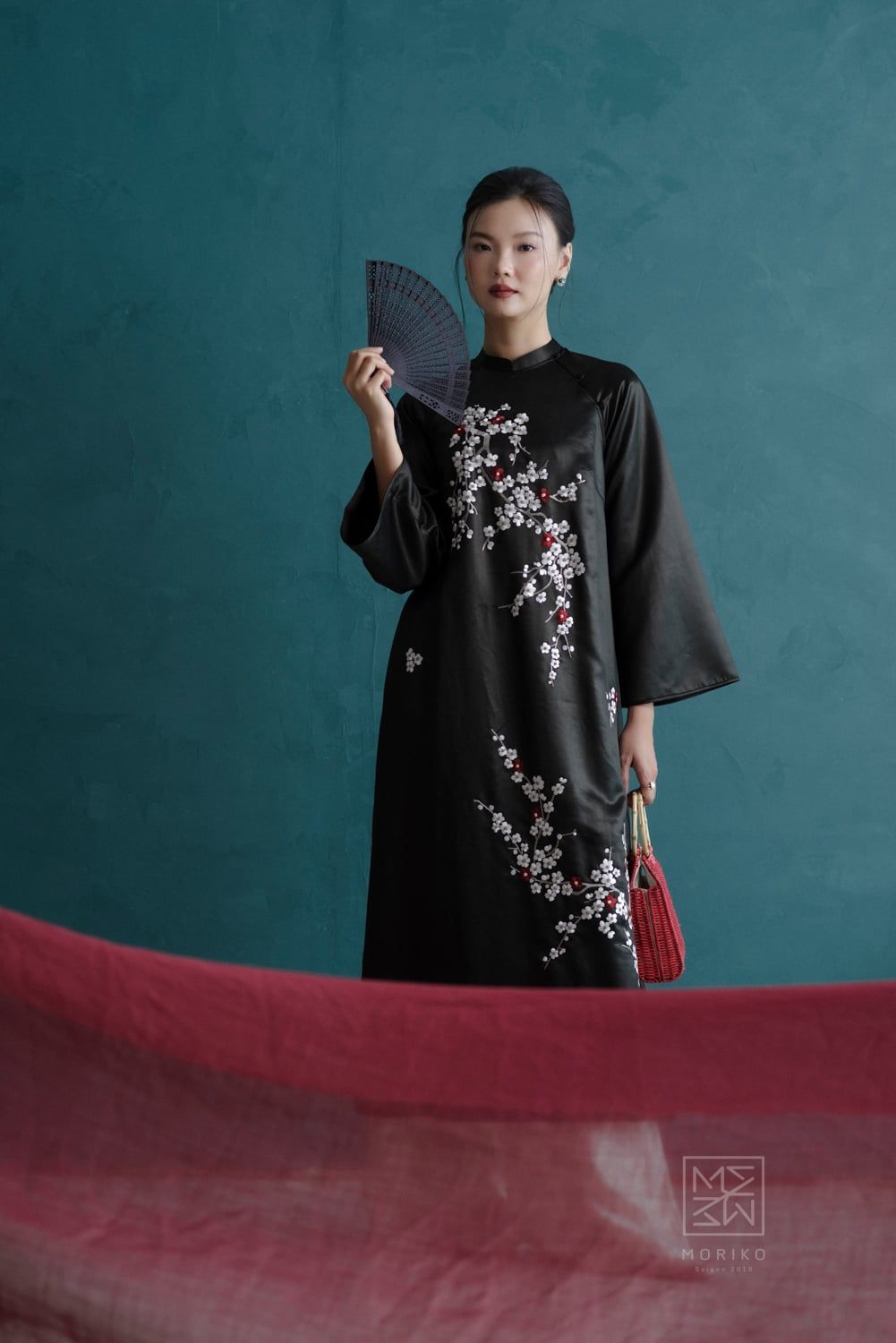  Áo dài Lãnh Mỹ A thêu hoa Mận 