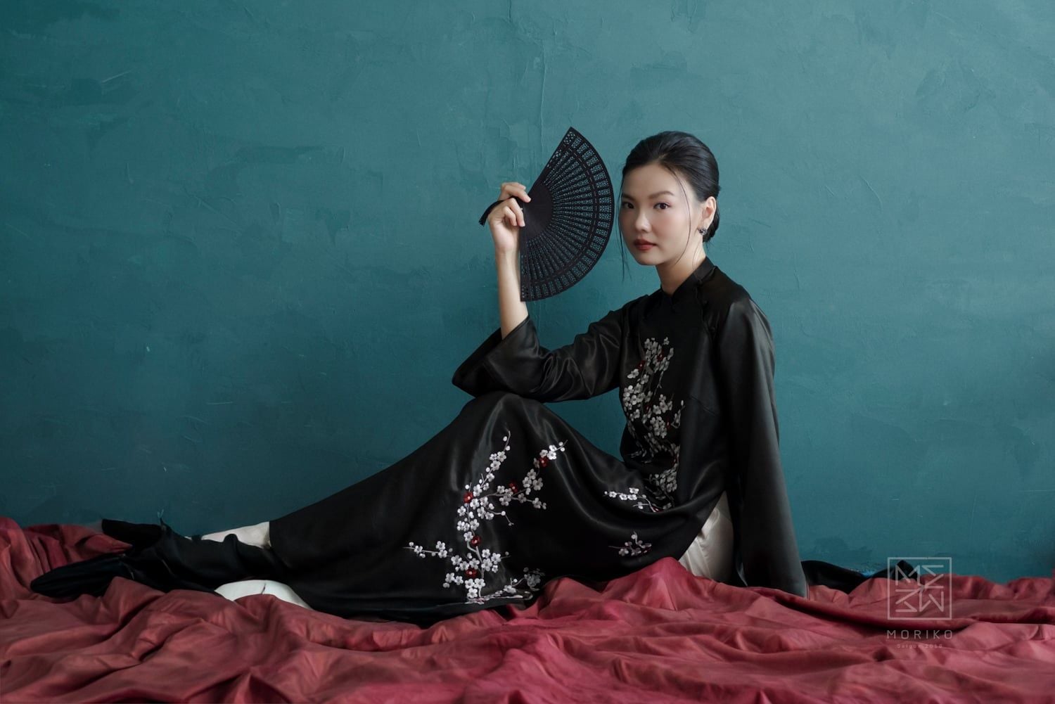  Áo dài Lãnh Mỹ A thêu hoa Mận 
