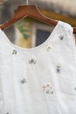 Fuuka Top (Áo sát nách linen thêu hoa rơi) 
