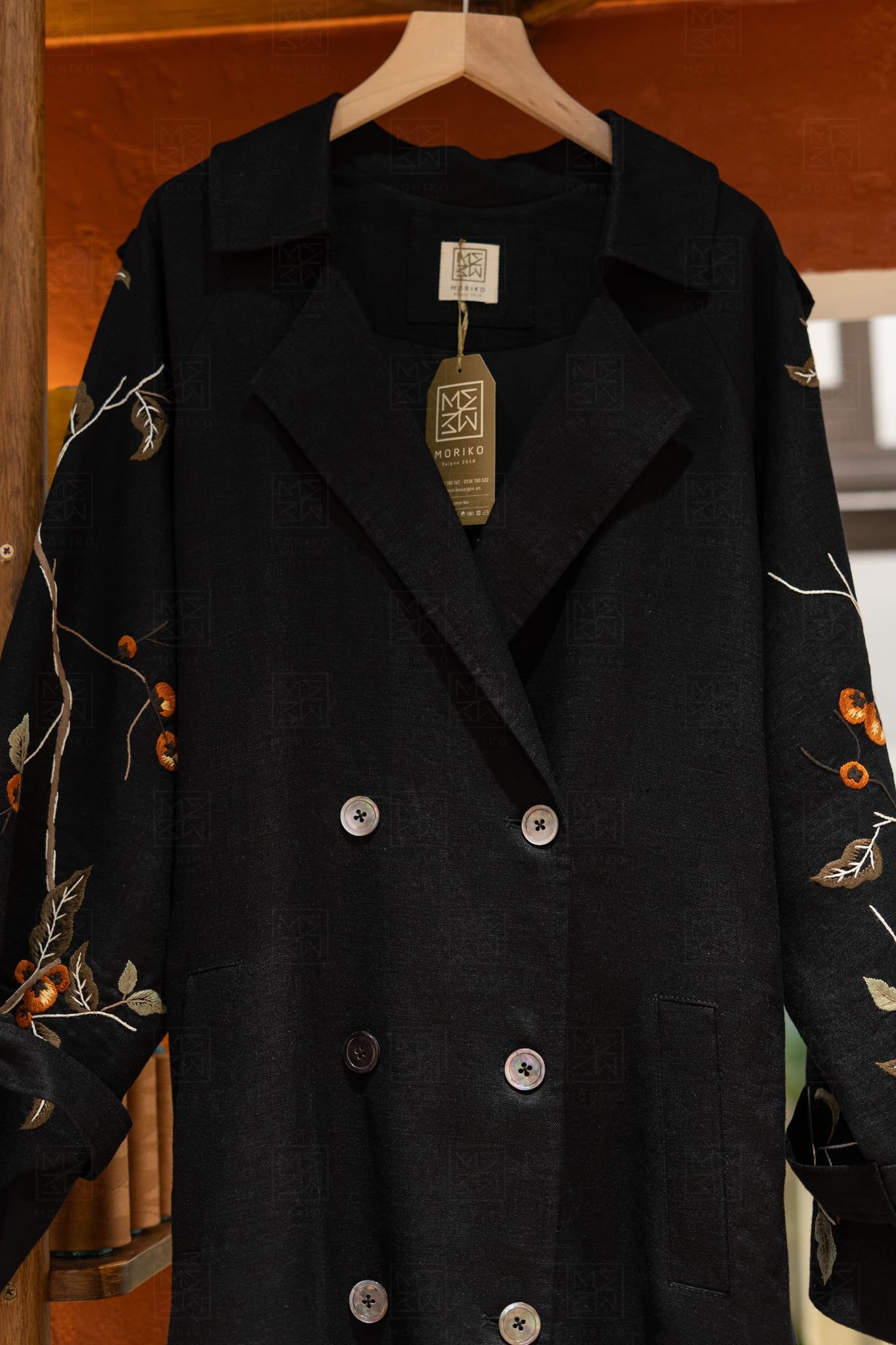  Trench Coat thêu vai 