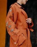  Trench Coat thêu vai 