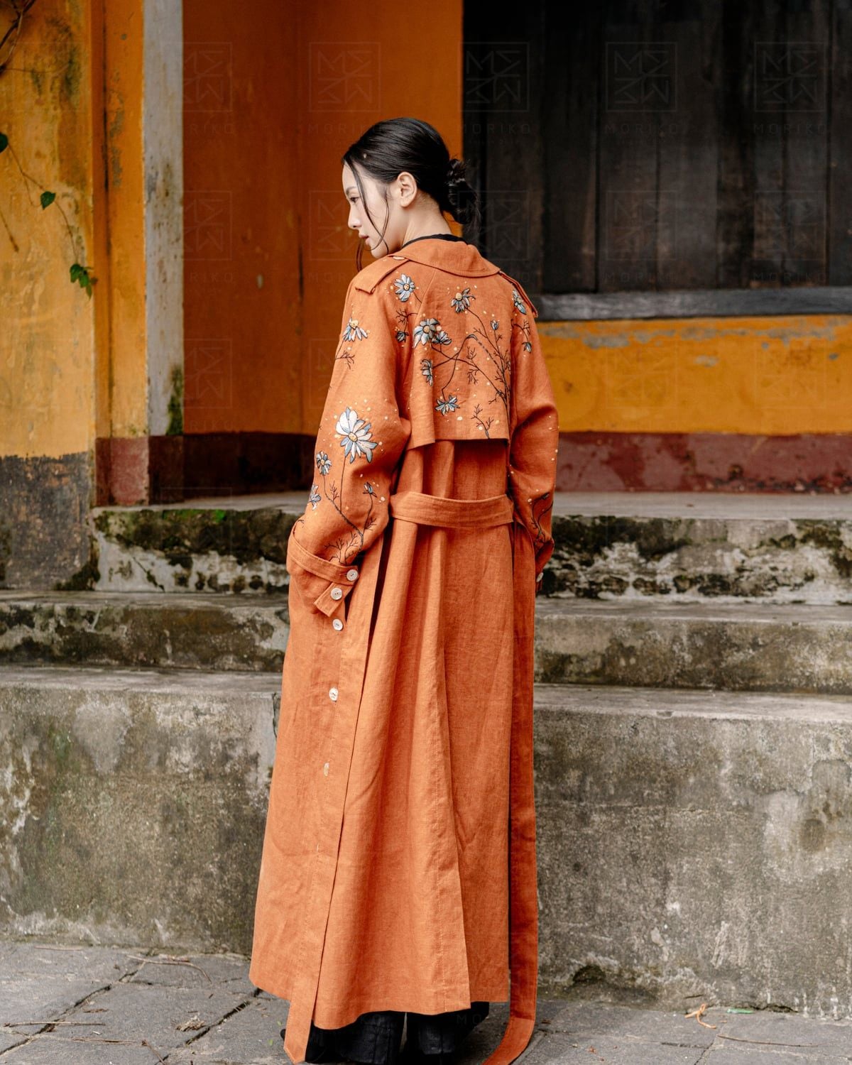  Trench Coat thêu vai 