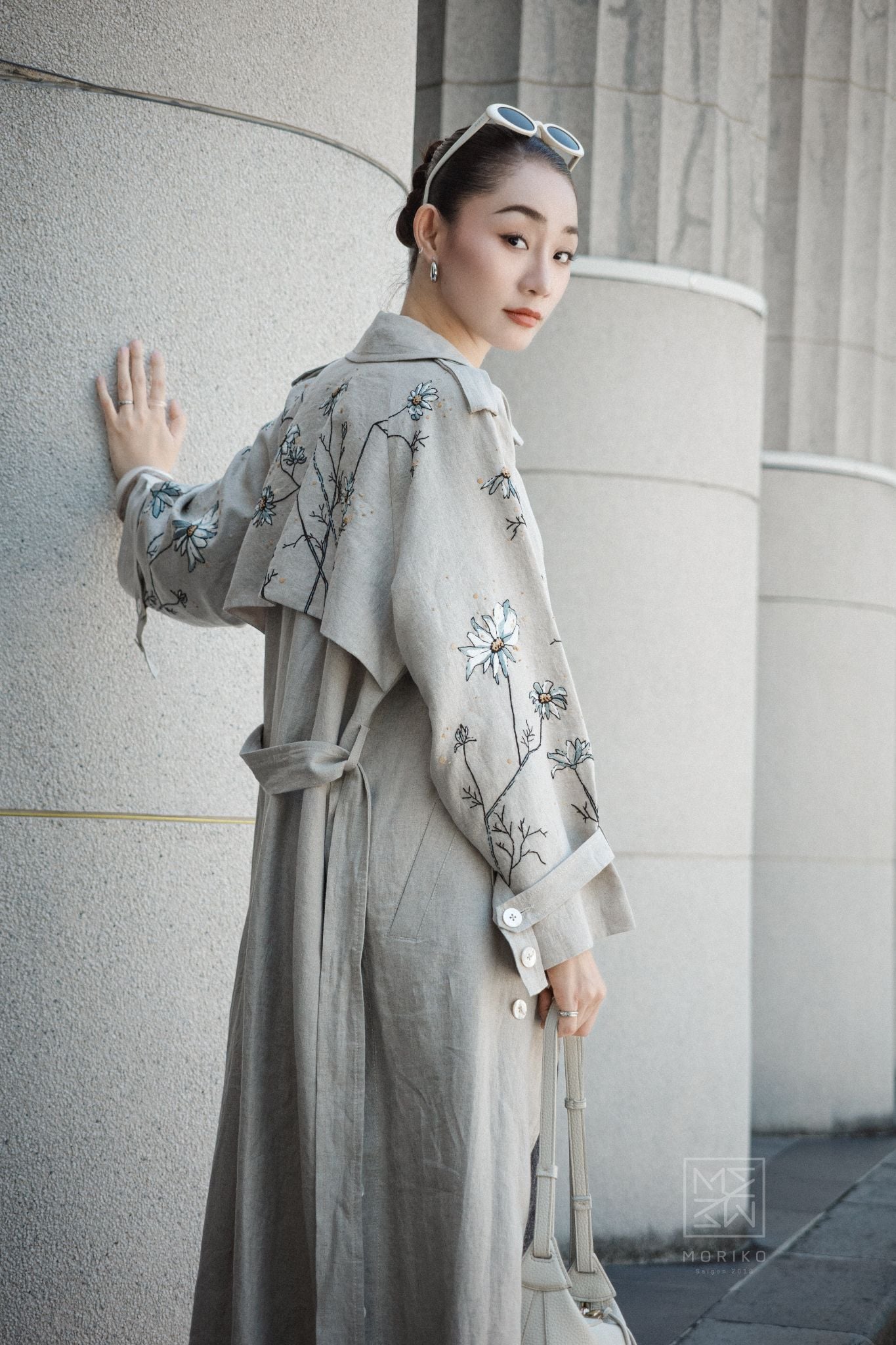  Trench Coat thêu vai 