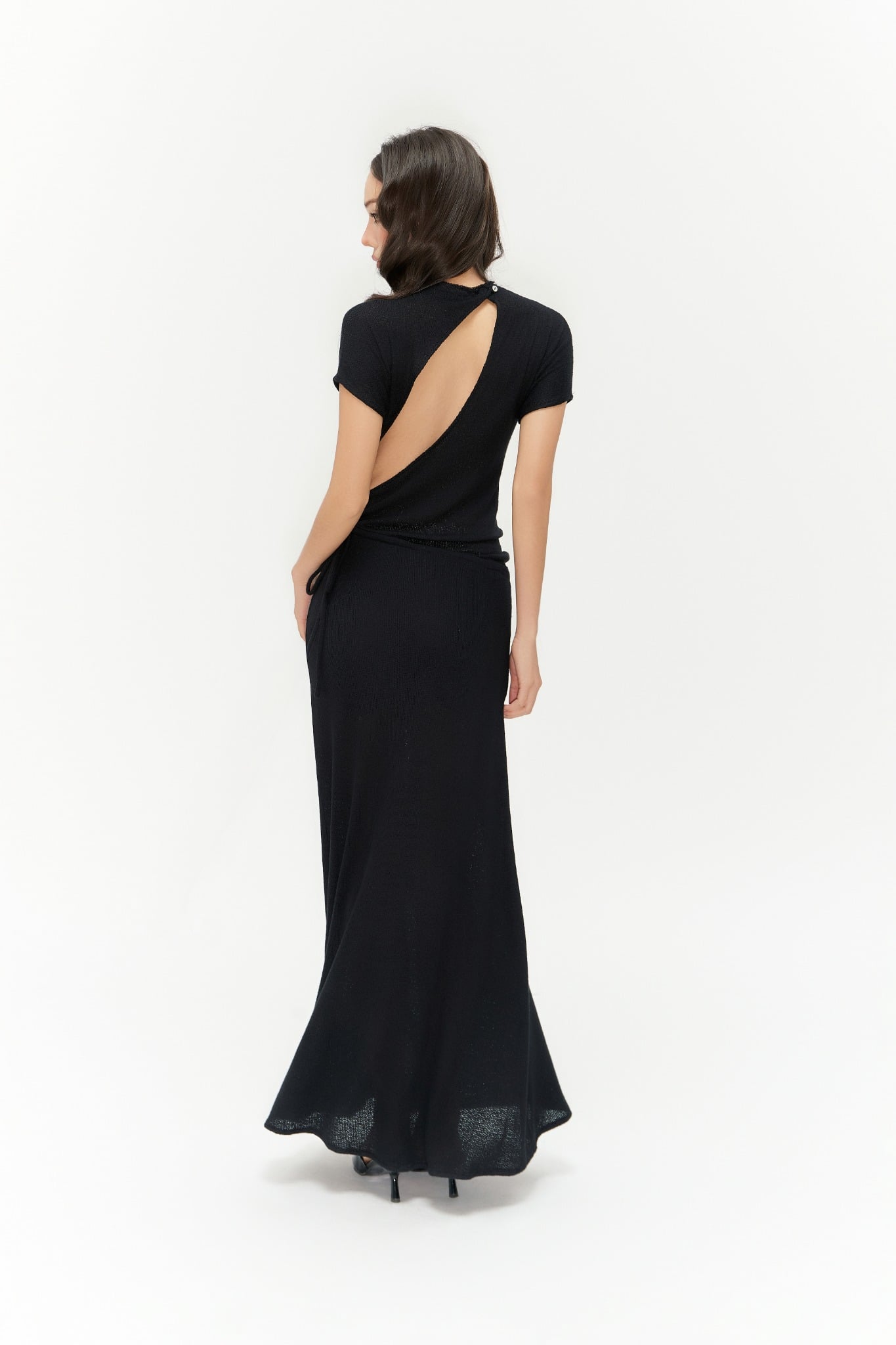 Urban Dress | Đầm Tay Ngắn Hở Lưng