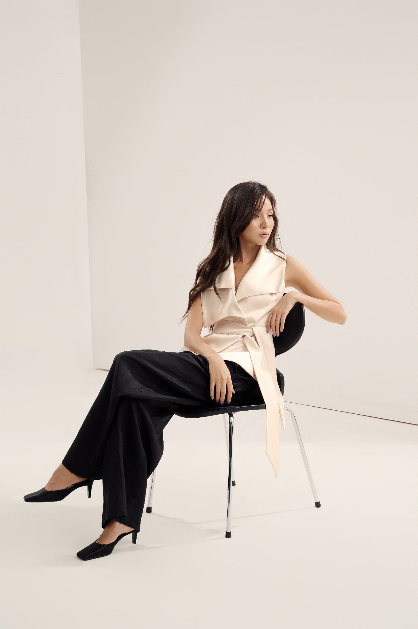 Shapeless Top | Áo Gile Cổ Xếp Lớp