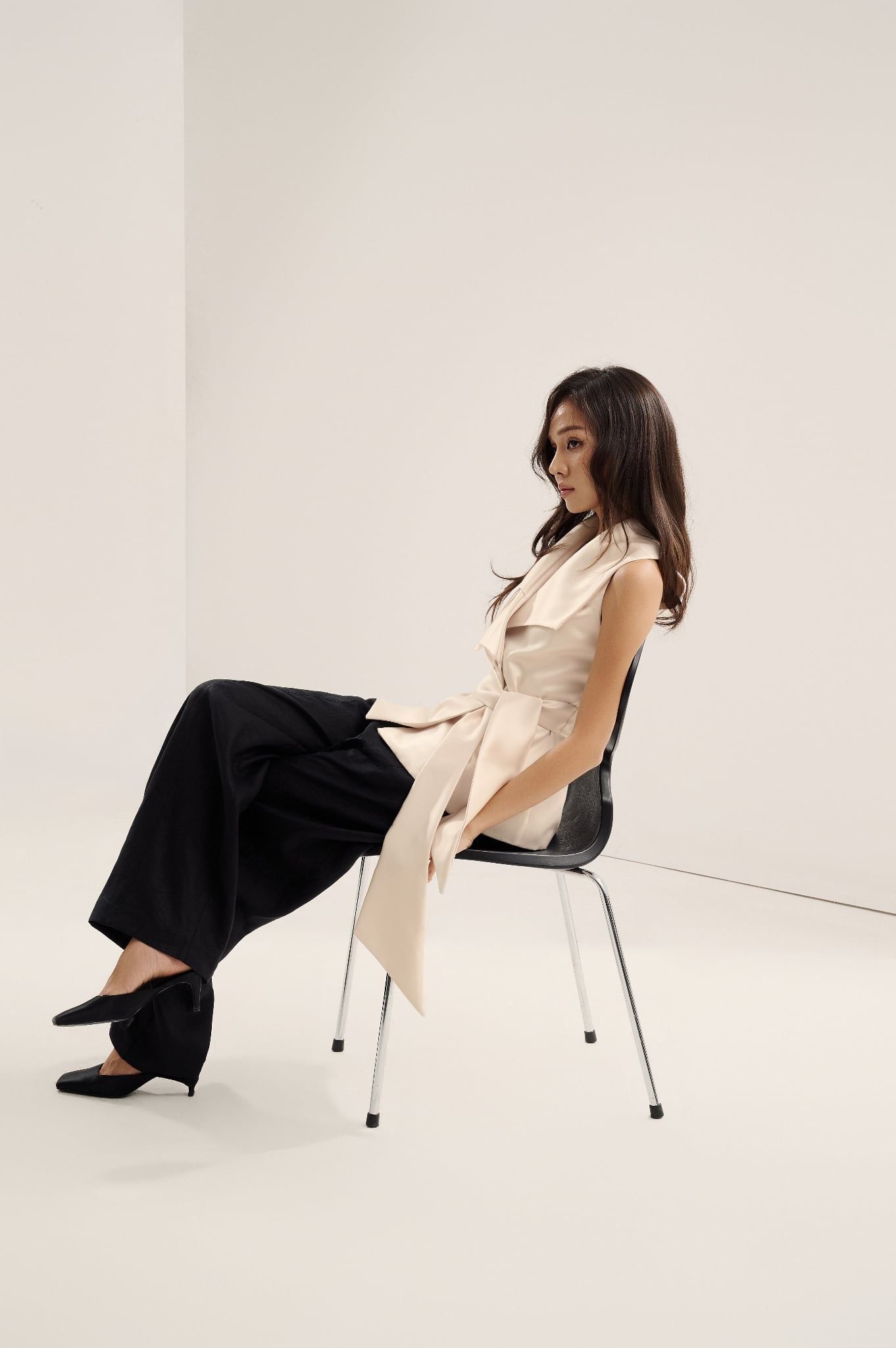 Shapeless Top | Áo Gile Cổ Xếp Lớp