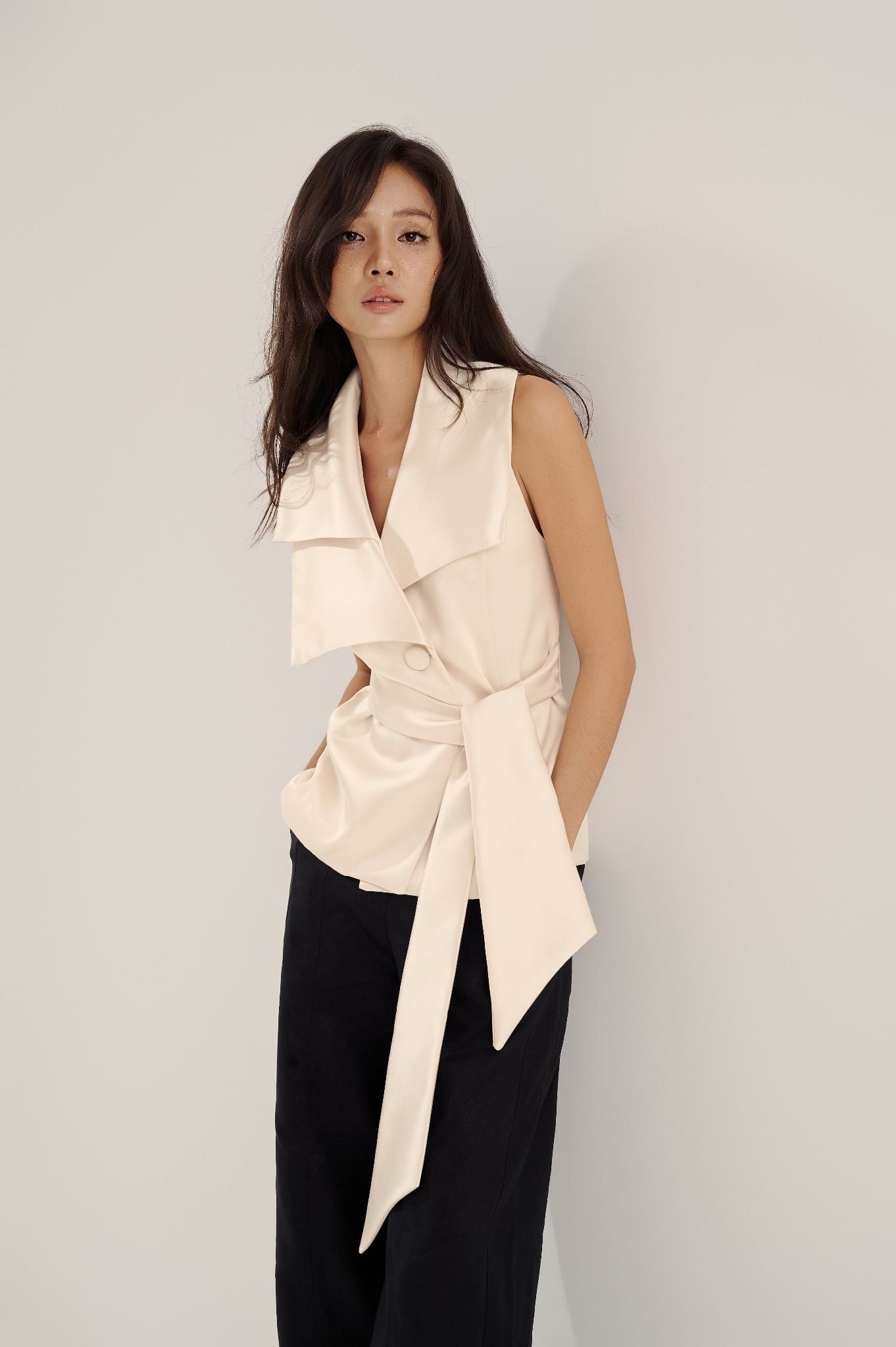 Shapeless Top | Áo Gile Cổ Xếp Lớp