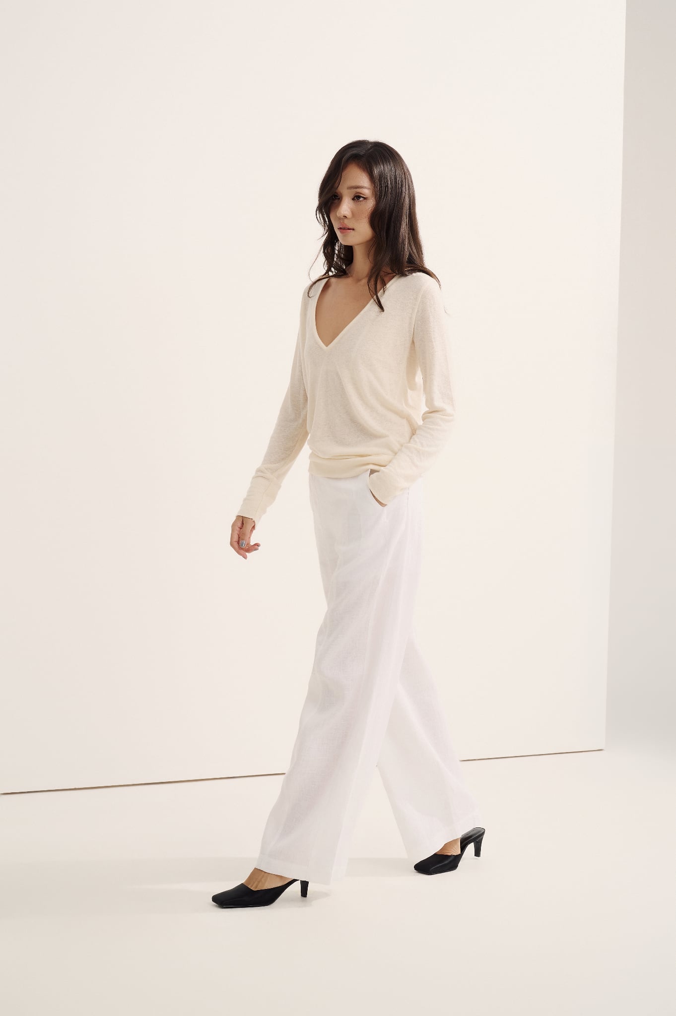 Bliss Top | Áo Cổ Tim Dáng Rộng