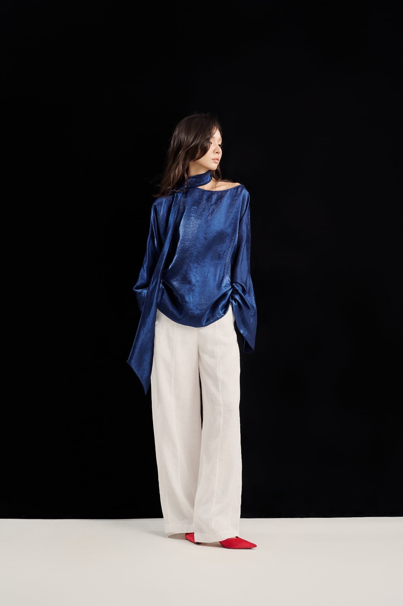 Lustrous Top | Áo Lụa Oversize